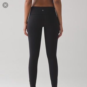 Lululemon wonder under
